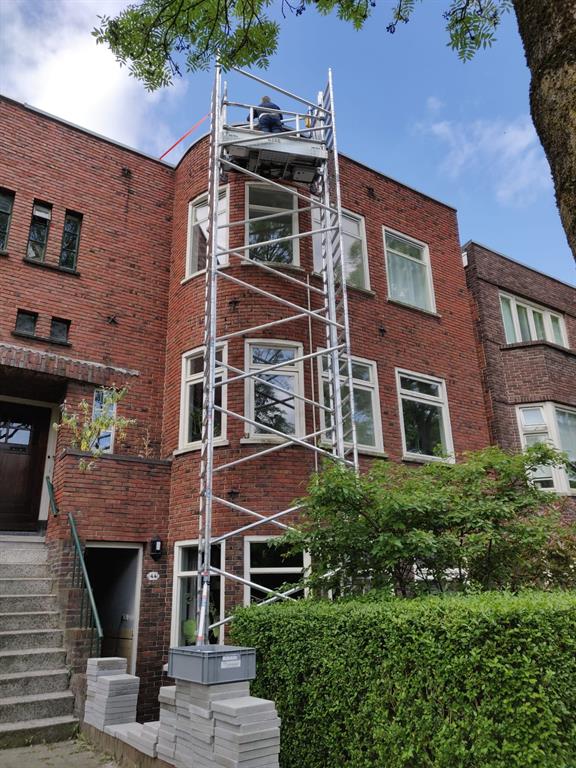 Uitwijkconsole 75-135 met Carbonplatformen en Rolsteigerlift Type S Booi Sietse