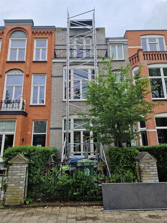 Uitwijkconsole 75-135 met Carbonplatformen en Rolsteigerlift Type S Lockhard Sietse Booi