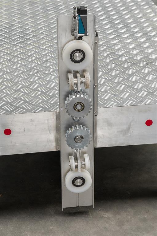 Nylon meeloopwielen diam 52,5 en 91 mm.